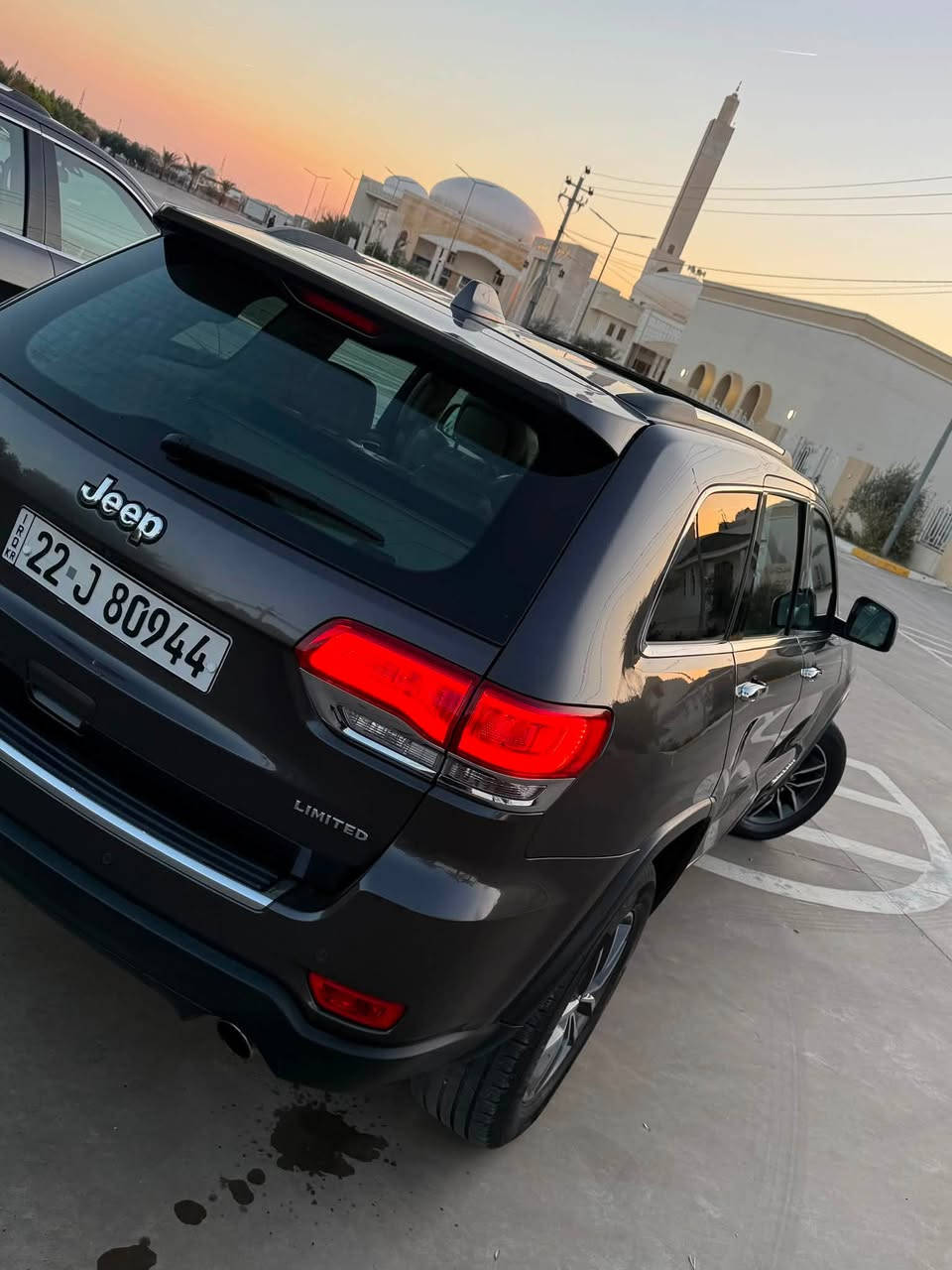 🔥🔥🔥بسعر مناسب جداا🔥🔥🔥
السلام عليكم (Jeep Cherokee) لمتدد 
خليجي شركة هارلم 
المواصفات: فول اعلى فئه بالمتدد ماعدا الشاشات الخلفيه 
1: بانورما 
2: كشنات جلد +كهرباء + تدفئى تبريد 
3: دركة تدفئى 
4: تثبيت سرعة + سياقة ذاتيه 
5: عاكس روئيه ليلية 
6: 4x4 فور ويل 
7:: 5 انضمه قيادة 
8: بجم السياره مغلف بحماية ppf 
وبيها باقي مواصفات معروفه بعد 
الممشى 70 الف كيلو متر 
السياره بيها فقط بارد بالجاملغ الامامي جهة السائق شبر + كارت باب السائق غير هذا مكفوله كفاله عامه 

للاستفسار / *********** واتساب + خط متواجد
