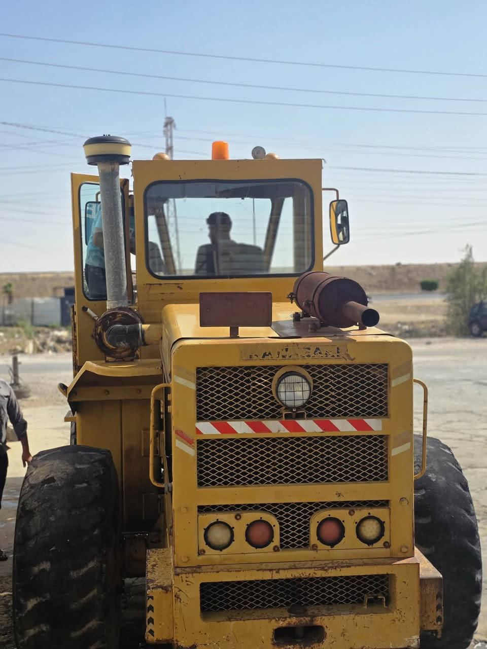 سلام عليكم.         🚜 شفل للبيع مستعجل
نظيف وجاهز للعمل، 

والسعر 250 ورقه وبي مجال 

                        رقم تواصل.  ***********  

مكان الرمادي 

                             مكلف بنشر فقط ✍️
