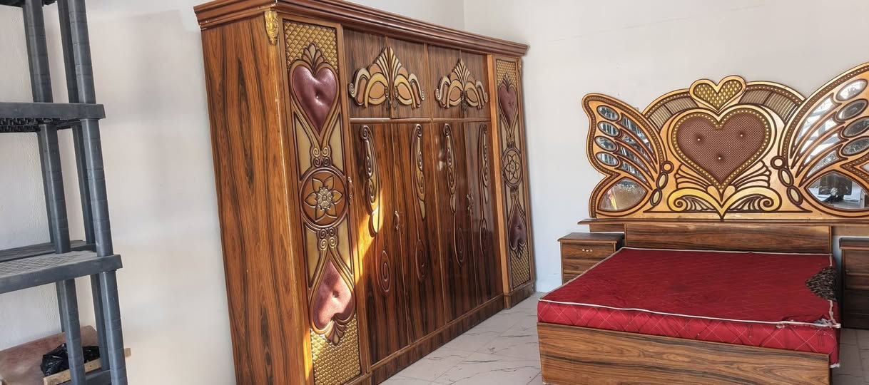 يوجد. غرفه  السعر ٧٢٥ وبيها مجال الاستفسار على هاذا الرقم ***********
