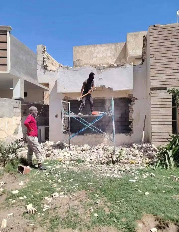 عمال كلشي نشتغل
تنضيف بيوت وسطوح - تحميل اثاث - تنضيف انقاض وكردة 
تفليش - تنضيف مقطورات - تنضيف مجاري 
اي شي عدكم اتصل واني بالخدمة اسعاري مناسبة جدا 
للتواصل ***********
