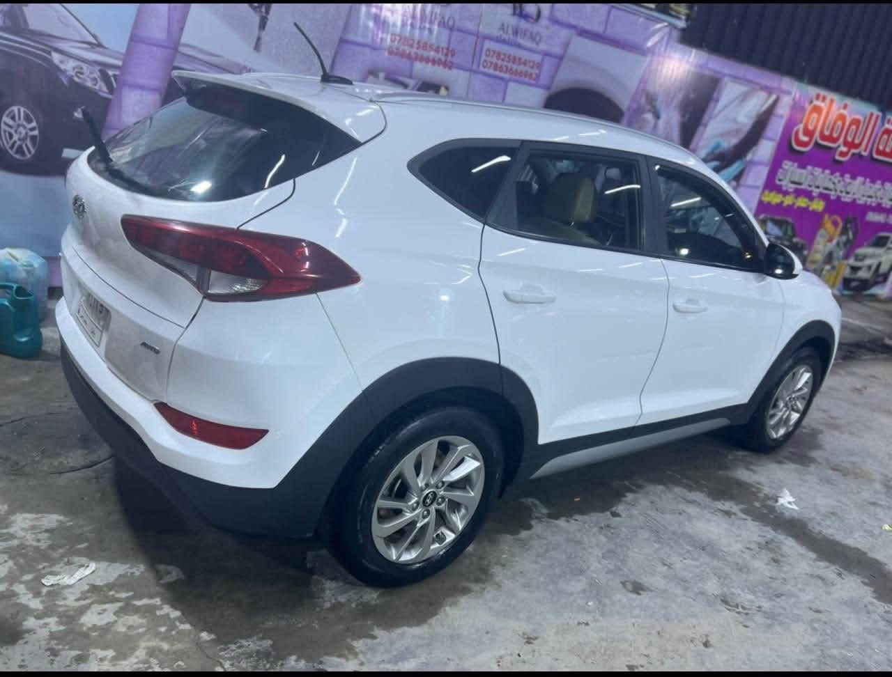 السلام عليكم …
للبيع فقط …. 
السعر 145  ورقه وبي مجال 
Hyundai Tucson
موديل 2017                 وارد امريكي ( كلين بدون حادث ) 
رقم بابل بأسمي الانكليزي الجديد       محرك 2000  
اللون ابيض      عداد المسافة 60 الف ميل 
💎ويل كب 
💎تحكم كامل 
💎 كامره 
💎 كشاف 
💎 AWD 
السيارة نظيفة وجاهزة من كل النواحي … 
( محرك وكير وصدر امامي خلفي وتبريد كله جاهز ) 💯 
   ( استخدام شخصي فقط ) 
رقم الشاصي موجود 
السيارة موجوده بالحلة 
للأستفسار اكثر *********** ( واتساب )
