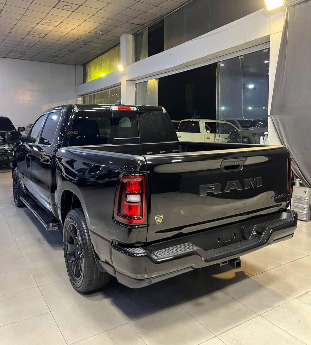 Dodge Ram

2025 Bighorn

V6 - 3.6L- 4x4

بسمه و شغال

شاشه

باب طويل

بودى فصير

دبل اكسل

ويل 20

17.000 mile

2 قطعه صبغ

بدون ارباک 

سعر 325 ورقه

معرض ( مهدينه ) اربيل شارع ١٠٠م

*********** واتس ئاپ
