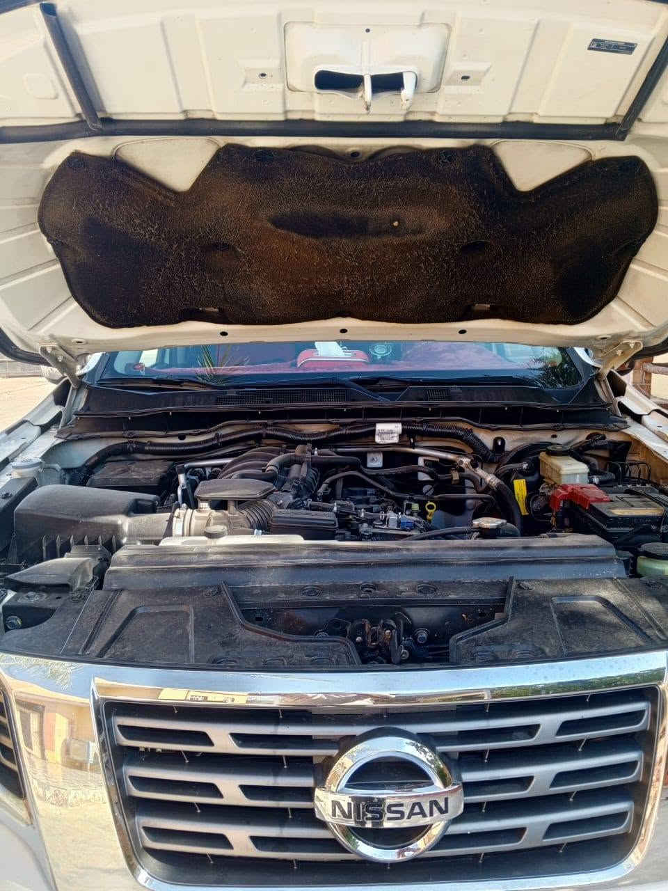 السلام عليكم نيفارا للبيع موديل ٢٠١٧ رقم اربيل بسمي سنويه لل ٢٠٣٠ كيرومحرك جدد صدر تايرات تخم جديد تبريد ثلج كهربائيات كلها شغاله كلين مكفوله من البارد ومن الشخطوط ومن الصبغ كفاله عامه السيايره جديده بمعنى الكلمه احله من الصور *********** السعر ١٦٠ وبيهه مجال
