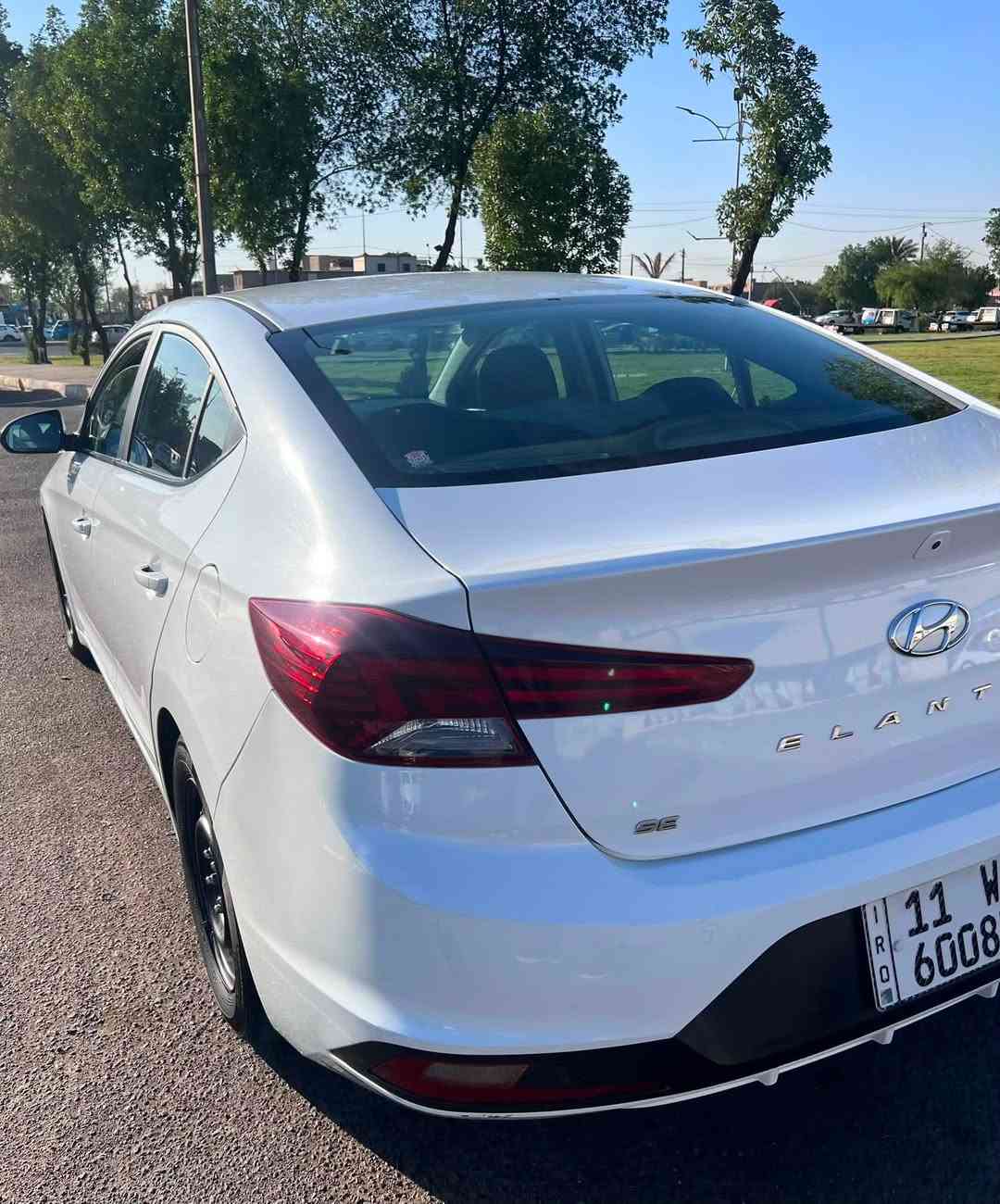 السلام عليكم
النترا 2019 وارد امريكي حادث جاملغ امامي فقط بدون دواخل كير AT المرغوب و محرك 2000 دوش
السيارة مواصفات SE يعني فول عدا الفتحه و البصمه 
السيارة جاهزة للأخير كلشي متصرف عليهة 
محرك - كير - تبريد - صدر خير من الله السيارة مال جني 
بيهة صبغ الجاملغ و ربع البنيد بس 

السعر : ب127 و بيهة مجال 
العنوان : بغداد - البياع 
للأستفسار : ***********
