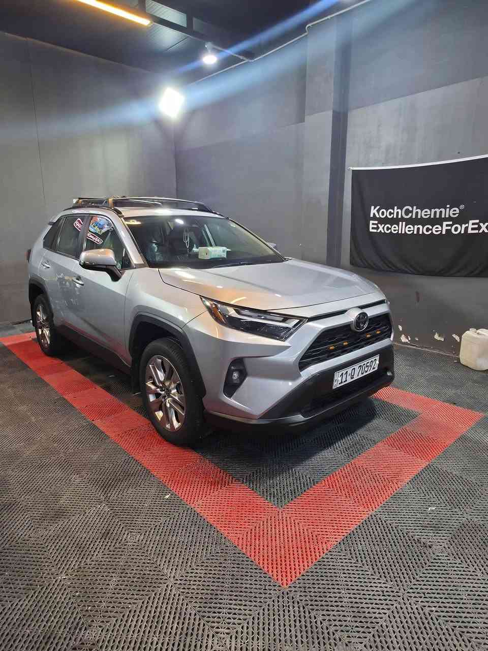 2024 TOYOTA RAV4, XLE PREMIUM / راف فور
تويوتا رافور بريميوم ومواصفاتها يعرفوها جنايه الراف فور،،،، مرقم بغداد وكامل باسمي 

💯 السيارة بيع فقط 💯
السعر 225 ورقه وبيها مجال قليل للشراي 
السيارة فول موصفات  ١/١

السيارة ماشيه :mi3000  الف زيرو يعني 5000km فقط 

الضرر : السياره مكفوله تقرير غرق للدوسه تعمل وتسير  وموجود رقم الشاصي تدخل وتشوف  

حجم المحرك 4 سلندر (2.5L) بانزين فقط 
مواصفات XLE :
فتحة السقف ( سيلايت ) 
بصمة تشغيل
صندوق كهربائي 
رادار أمامي
تحديد مسار
رادار جانبي (نقاط عمياء)
رادار خلفي
اوتو ستارت (Auto start)
اوتو ستوب(Auto Stop)
هاند بريك بصمة
اوتو هولد(Auto Hold)
تحكم وضعيات القيادة ECO,NORMAL,SPORT
مانع انزلاق+ABS
حساسات خلفية+كاميرا
تحكمات استيرن
اشاير بالمري 
لايتات زينون و عدسه 
بلاكتور زينون 
تبريد قطعتين 
وبقية مواصفات XLE المعروفة
سياره مغلفه نانو سيراميك الاصلي 
مكان السيارة ميسان قطاع 30
***********
