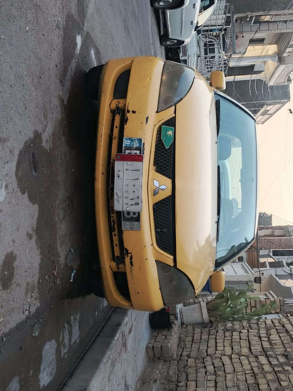 مسيوبيشي لانسر موديل ٢٠٠٧
وارد امريكي بيها ضربه بل جاملغ الخلفي جهه اليمنى
 سياره دواخل اسود 
دبل ايرباك
كير اوتوماتيك 
محرك ١٥٠٠
سياره اربعه دسك امامي خلفي دسك
بيها تخم ويل جديد وتخم تاير جديد ومنضومه  تبريد جديده
سياره مصفره هيئه 
سياره بيها كامره اماميه وكامره خلفيه وشاشه
سياره خير من الله كبل للشارع سياره حلوه امانه الله 
رقمها ديالى وب اسمي سعر ٥٥ وبيها مجال بسيط  ***********
