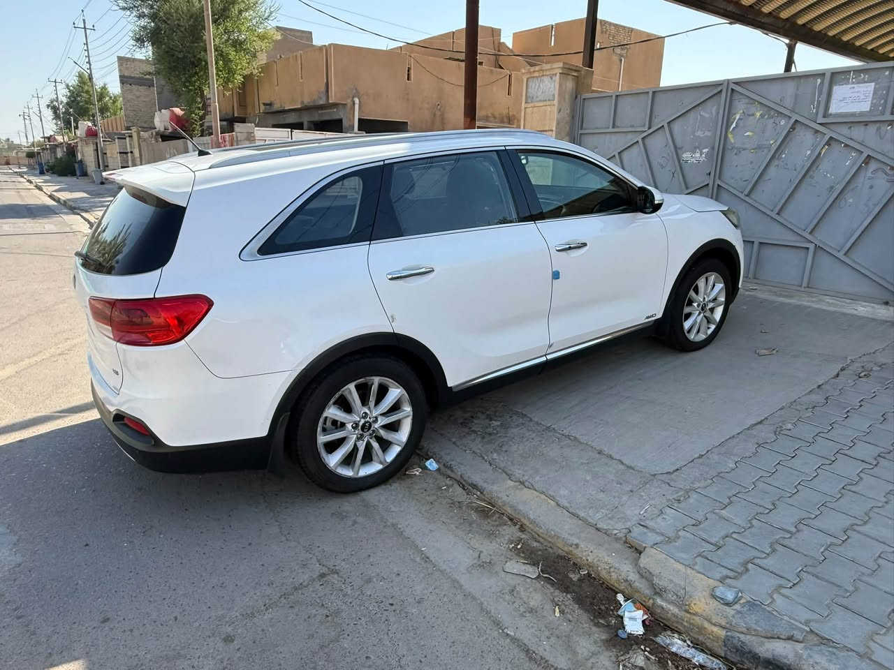 سورنتو موديل 16كويتي
فول موصفات جنطه كهربائيه
كشنات كهرباء
كشنات تدفئه وتبريد 
تبريد بيانوا 
ترحيب عند الاقتراب 
مري شفط 
حساس امامي خلفي 
6سلندر 7راكب 
3قطع تبريد 
مكفوله من الصبغ والتبديل 
*********** 
لسعر ١٨٥
