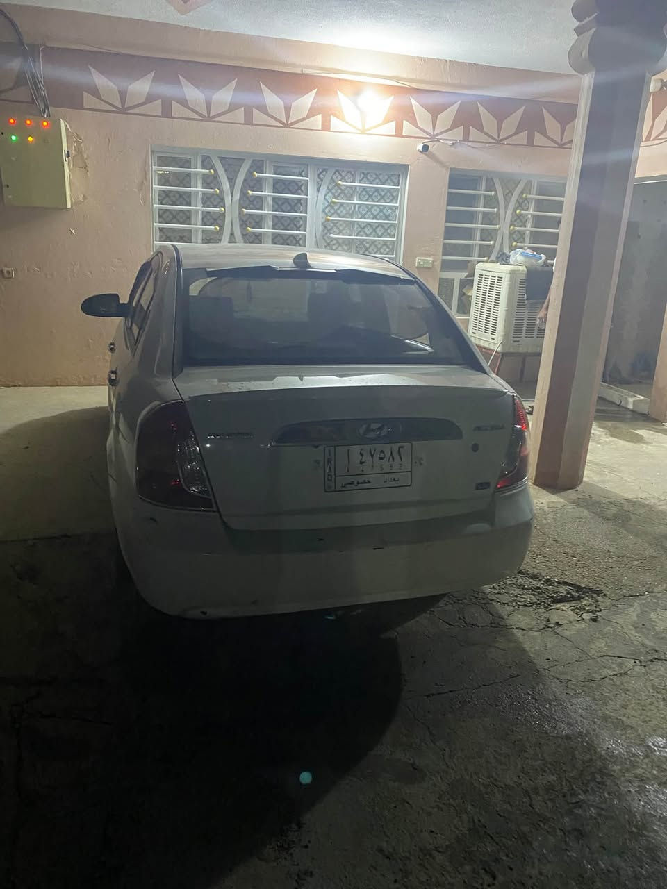 للبيع سياره اكسنت مويل 2010 بيها فقط جامع ايسر مبدل والقماره مرشوشه بسبب الفابيون الباقي كفاله عامه السعر 88 ورقه  للتواصل ع الهاتف ***********
