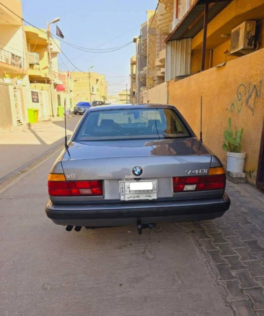بيم موديل 93 سيارة 740 سيارة مال جني اي نقوصات مابيه كير ومكينه تبريد تخم تاير سيارة تعبان عليه سعر 80 ورقة وبيه مجال رقم بغداد مشروع وطني ***********
