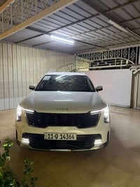 عندي سيارة سورنتو ٢٠٢٥ مواصفات ٦ سلندر ويل ٢٠ كشنات كهربائية باب كهربا...