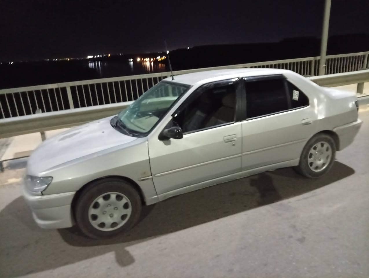بيجو306
موديل2002
محرك وكير. شرط  
تبريد مع السويج
رقم بغداد صدامي صاحبه مسافر
بيه سنويه 
السعر 25وبيه مجال
المكان العلم  
***********
