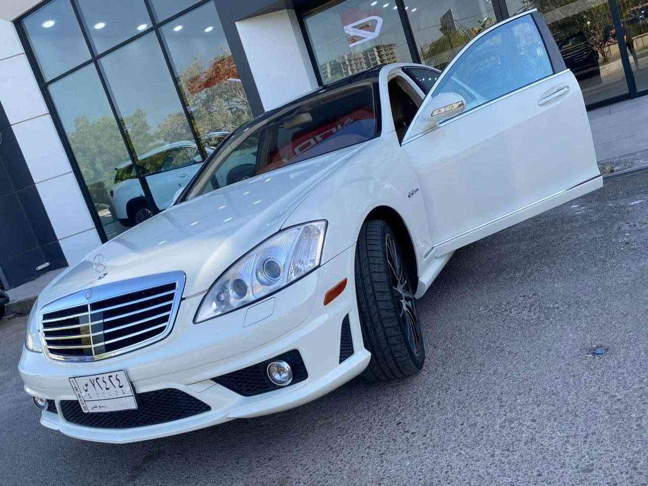 السلام عليكم مارسيدس ٢٠٠٩ السيارة بيها  صبغ فقط اسفل البابين من جهه الصدر AMG S63   السيارة من مكينة من كير  مكفولة ممفتوح لا مكينة ولا كير 
مكاني بغداد 
للاستفسار اكثر *********** ملاحظة السيارة بيها فرق كمرك تريد عليك تريدة علية بيع او مراوس والمعاملة مال فرق كمرك كاملة باقية فقط ع دفع بغداد, العراق
