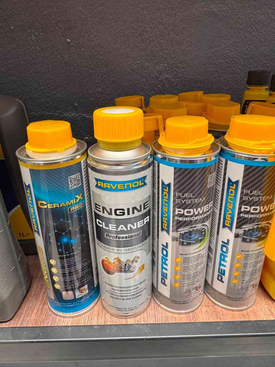 سلام عليكم
زيوت رافينول (ravenol) الاماني متوفر جميع القياسات 
ومتوفر كودات خاص VW 
عنوان كركوك كراج شمال قرب جسر شورجة
*********** اسطة نجاة
