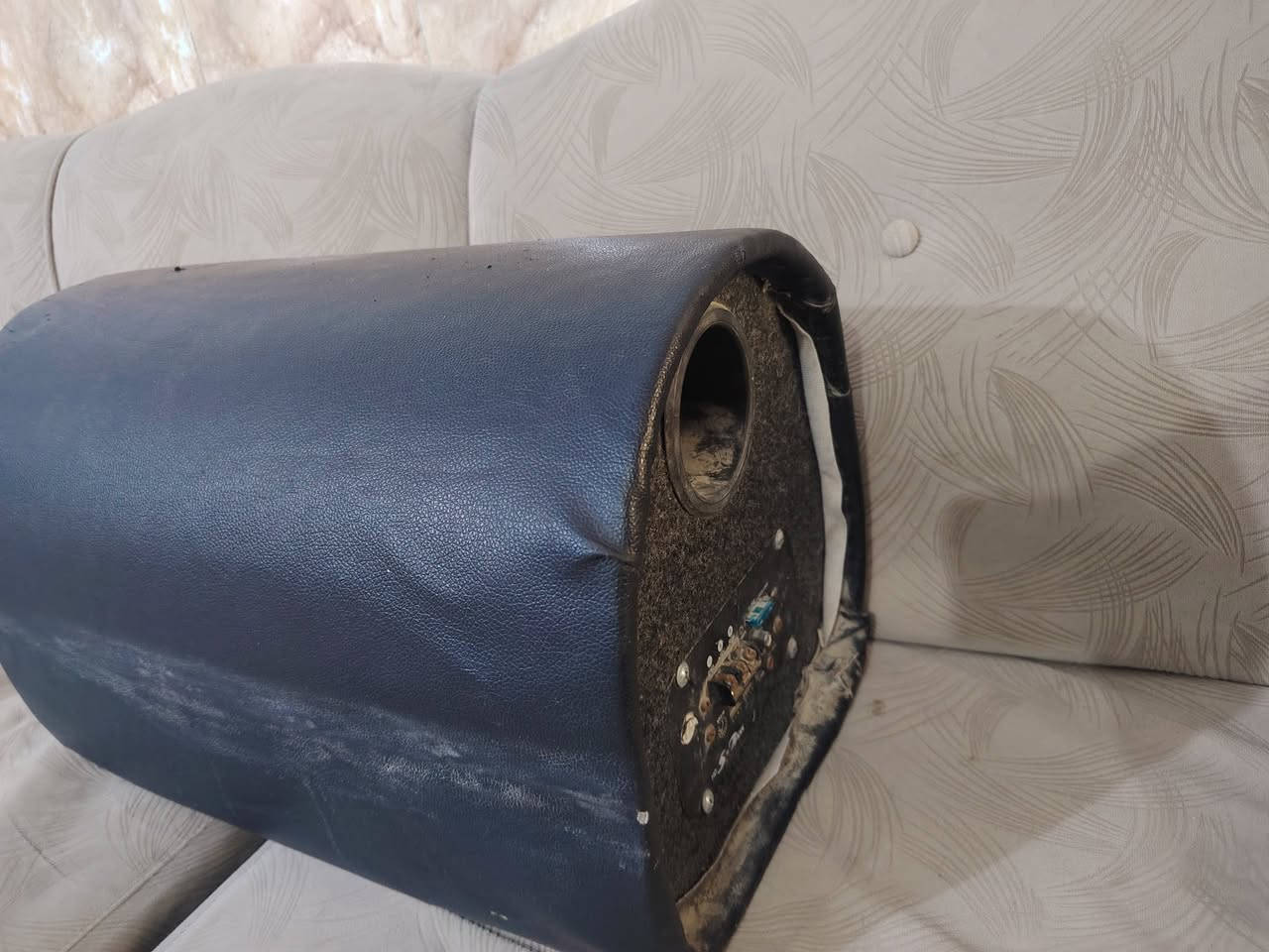 مضخم • صوت صافي • حجم كبير