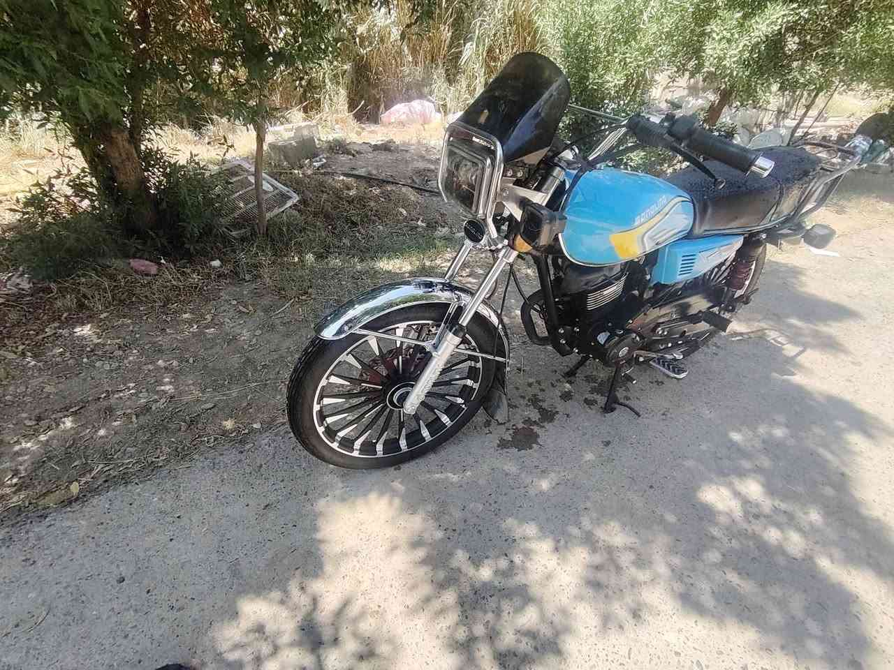 السلام عليكم للبيع دراجه مديل ٢٦ دراجه جديد ماشيه ١٩٠٠ أخت الزيرو محرك ٢٠٠ ضاغطه اوزنجيل سوبر يعني محرك طلقه دراجه كامله مكمله من كلشي أوراق كامله كهربائيات كله فول مكاني بغداد لااستفسار الأتصال ***********
