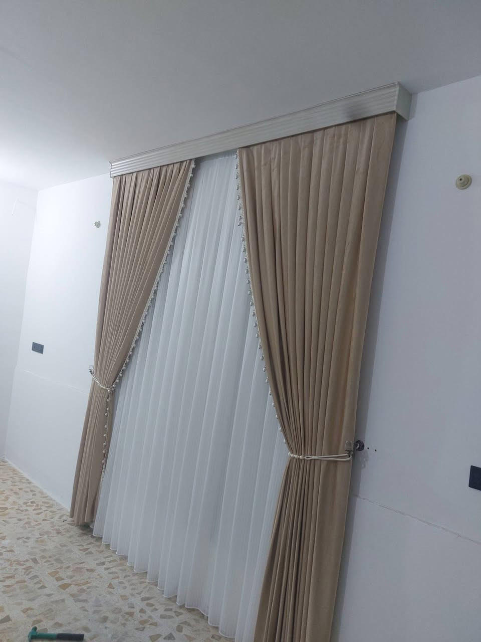 ظل للستائر العنوان قريه الغدير الأولى 
العمل المنجز مجمع الحسين السكني بين الحرمين 
استفسار ***********
