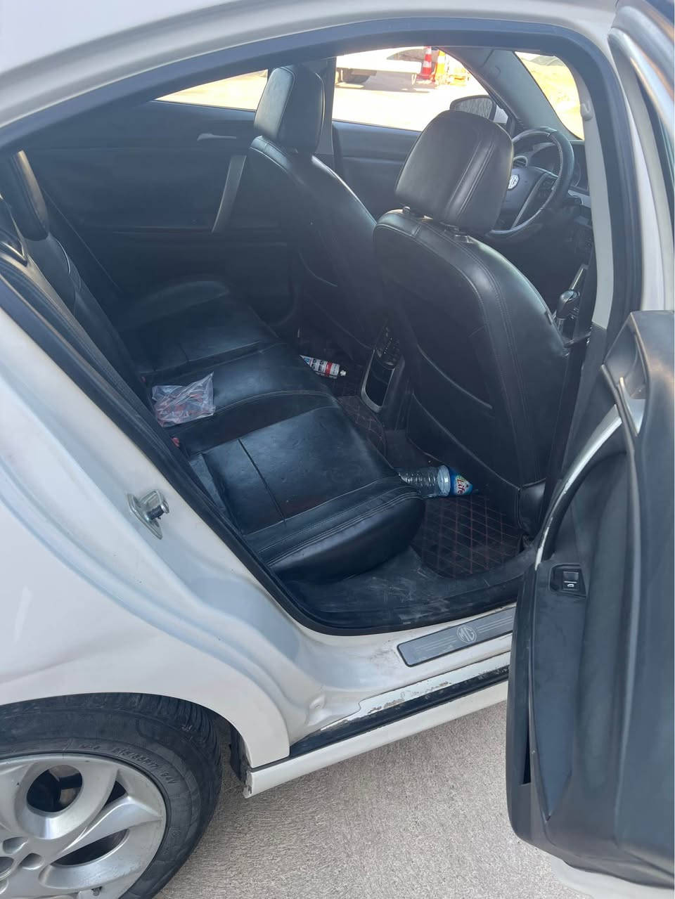 MG6 2014
مەکینە ١٨ تۆربۆ
گێڕ و مەکینە بە شەرت
کوشن جلد کارەبایی 
ئاوێنە کارەبایی
سڵاید
حساس 
بەسمە
تەبرید بە شەرت
فول مواسەفات
یەک پارچەی بۆیاخە
٦٨ و مەجال 
ڕەقەم *********** السليمانية, العراق

