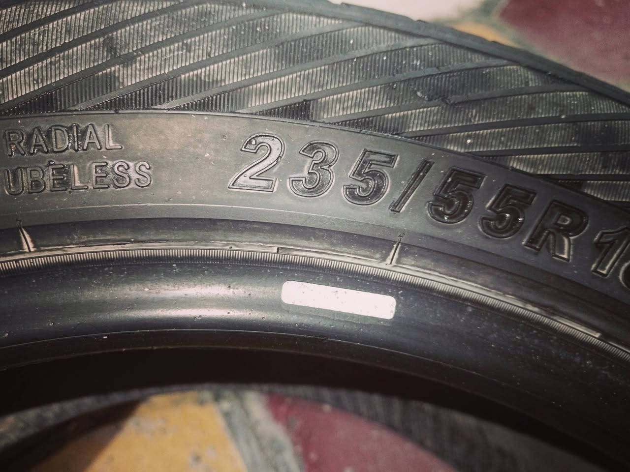 سلام عليكم ورحمة الله وبركاتة شباب زوج تاير مال جارجر حجم 235/60R18ماشي غليل بيهم جدد مثل ماموضح السعر ٥٠ الف مكاني واسط شارع المطار ***********
