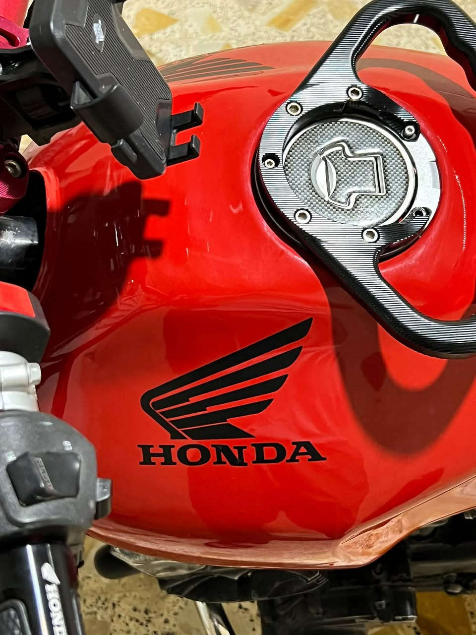 السلام عليكم
Honda super four cb400 (S)رقم ميسان انكليزي تحويل مباشر  
جيل اول 16 ولف اول ثاني ثالث بطناش دراجه تشك الكاع
مكينه كفاله عامه برغي نقص مابيها الدراجه لون احمر 
دراجه مصروف عليها قيامه ودراجه مكفوله وجديده لا تقارنها بالراكضات صايره عليه ب28 ولله العظيم
باتري جديد
دسكات جدد
تايرات جدد 
دبلات جدد
كلجات اصليه وكاله
بلكات جدد اصلي ابو البوشه عباس بانده
درع تانكي هوندا
قبضات ستيرن هوندا 
درع راديتر نيكل حفر هوندا سيبي 400
ماي زيتي
فان دگمه
دبل اشاره
كيج بانزين شغال
فچوچ بريمبو امامي اصلي اصلي تزويد يابان 
عينه جديده اصليه
اكزوز يوشي ميره طويل كاربون اصلي رياضي وكاتم الكاتم مالته تصير خرسه والرياضي مالته مرتب مو هوسه صوت طرب
كابريتر بيها حشوه جديده اصليه وكاله ومقسمه وجاهزه
صرف ماكو حماوه تنساها معدل شد سحب خير من الله
لايت زنون
بك لايت ليد
اشاير ليد وسكن بومه اشاره لكزز
دراجه بلاديه حساس ستان حساس كلج حساسات بريك حساس بوش كله شغال ما ملغي بيها اي شي
هورن سيدان اصلي
ستيرن رياضي قطعتين العريض 
درع خلفي ودروعه مكينه بلاديه ودرع دبل امامي اصلي 
دراجه ما ملغي بيها ايشي وكلها شغاله وبحاله الوكاله وكفاله عامه وجاهزه من كلشي تشغل وتطلع وين متريد وتحويل مباشر مباشر  بانزين كله محسن دهن كله اصلي تبديله ب50 تصير وفلتر كله امريكي 
سعرها 25 ورقه وبيها مجال شي بسيط كلش مكانها ميسان العماره مركز المدينه ***********
