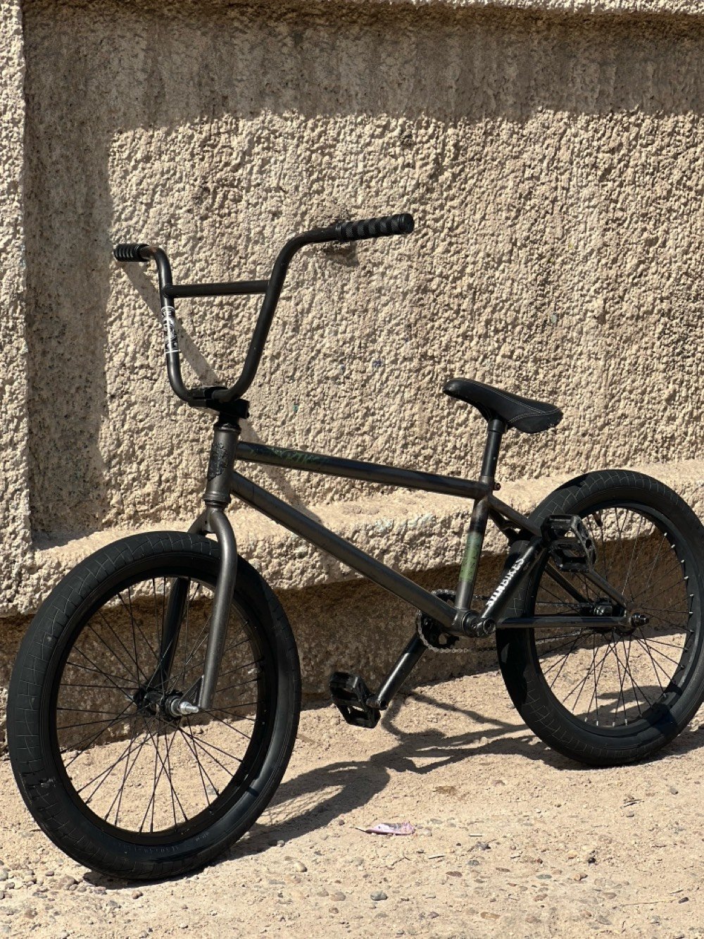 (متوفر الان bmx)
سلام عليكم احبتي ليوم جبتلكم بايسكل bmx جديد شكاكي 
ماركه عالميه (STOLEN) فول وزنه خفيف ريشه يتحمل وزن ثقيل سارع قبل الحجز !!
الاتصال والاستفسار ***********
👇👇 المواصفات 👇👇
نوع الماركه : BmxSTOLEN ، بي ام اكس ستولن
سعر ثابت : 250 الف دينار عراقي وتوصيل مجاني فقط بغداد
!!
حجم البايك : 20.75 عالي
وزن البايك: خفيف 9كيلو غرام / يتحمل وزن ثقيل 75 وأكثر
تايرات : اصليه حجم 20.40 عراض
وياله : طبقتين عراض مكينه يمنه صوت عالي
ركبه وسكان : عاليات 
الكشن : نوعيه فلاي جلد
توجد خدمة توصيل بغداد فقط