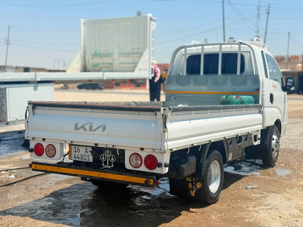 فحل مديل ٢٣ رقم قادسيه مكانه بالديوانيه السياره جاهزه مال جناي شرط تشد محجر وتطلع عله باب الله تاير خلفي محور  السعر ١٦٠ وبيه مجال ***********
