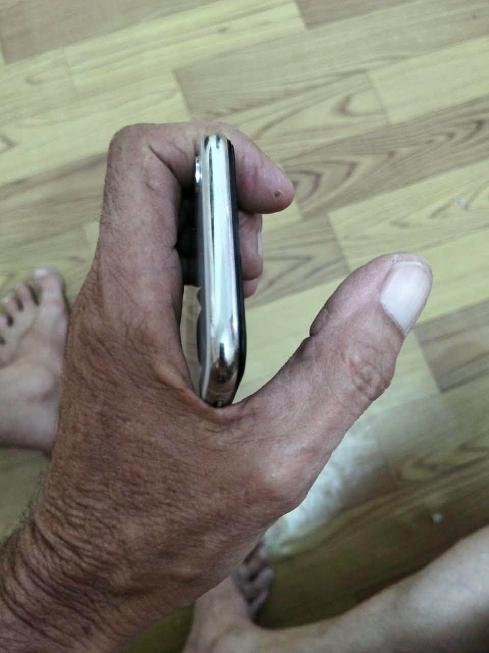 ايفون X ٢٥٦ • شاشه اصليه • كفاله