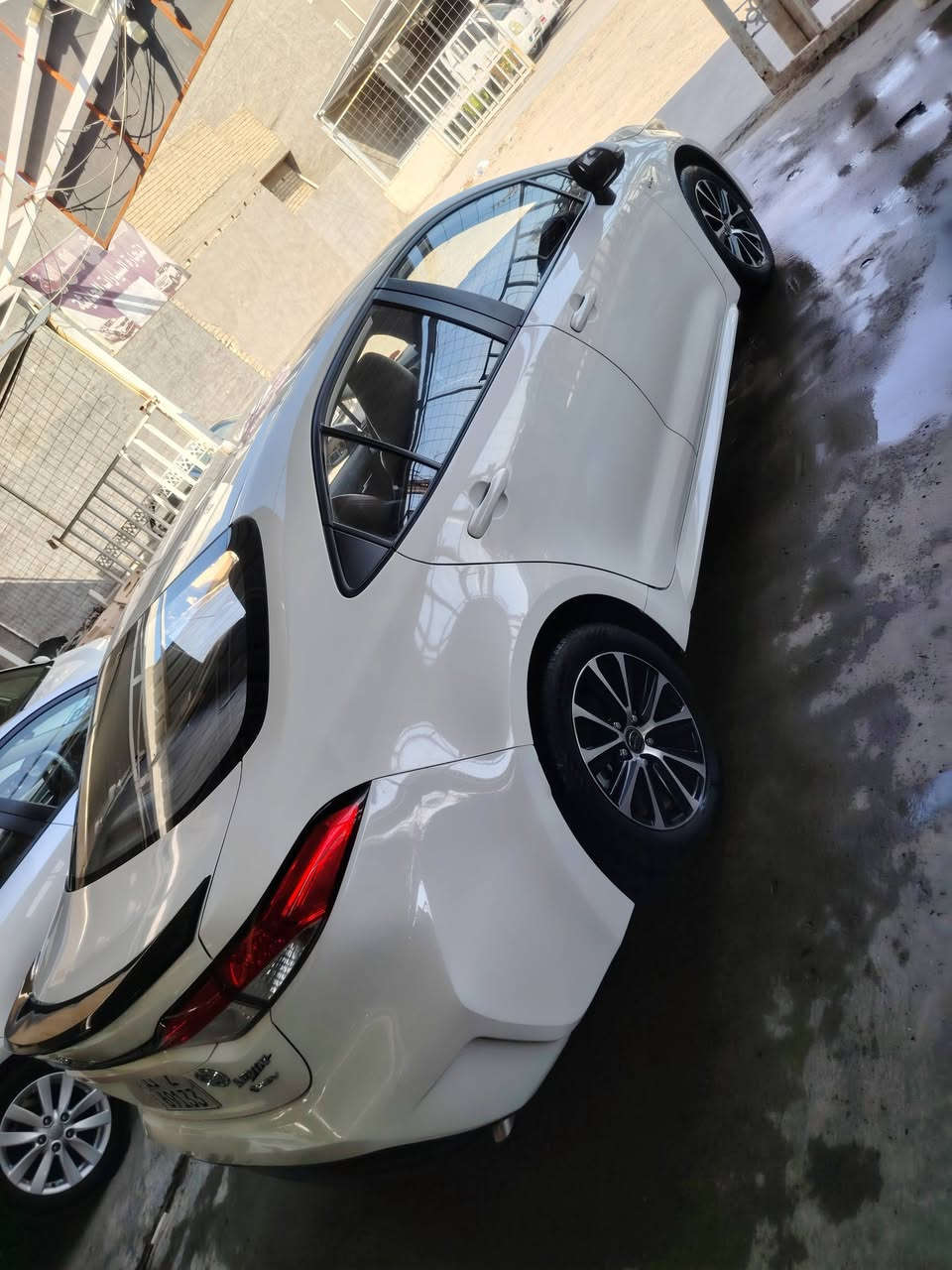للبيع كورله موديل 25 خليجي كفاله عامه من كلشي فول موصفات كشنات كهرباء داخل احمر رقم بغداد باسمي ماشيه 19 الف السعر 158 بهيه مجال بسيط مكان بغداد الوسفيه للااتصال ***********
