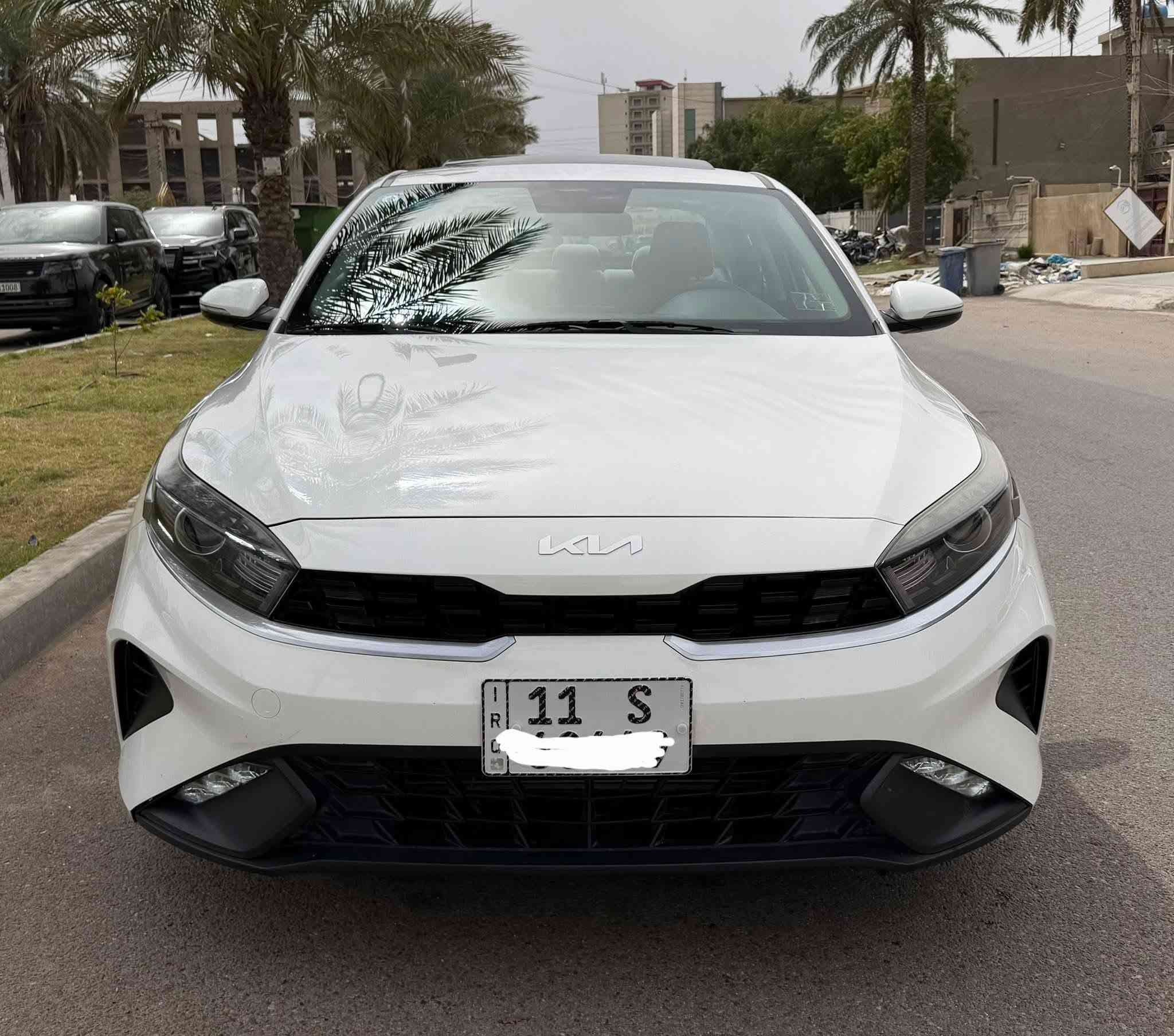سيراتو 22 بسمي محرك 1600 كلشي بيها ع شرط تخم تاير حداديه مال شركه ماشيه 69 سعر 160....... ***********
