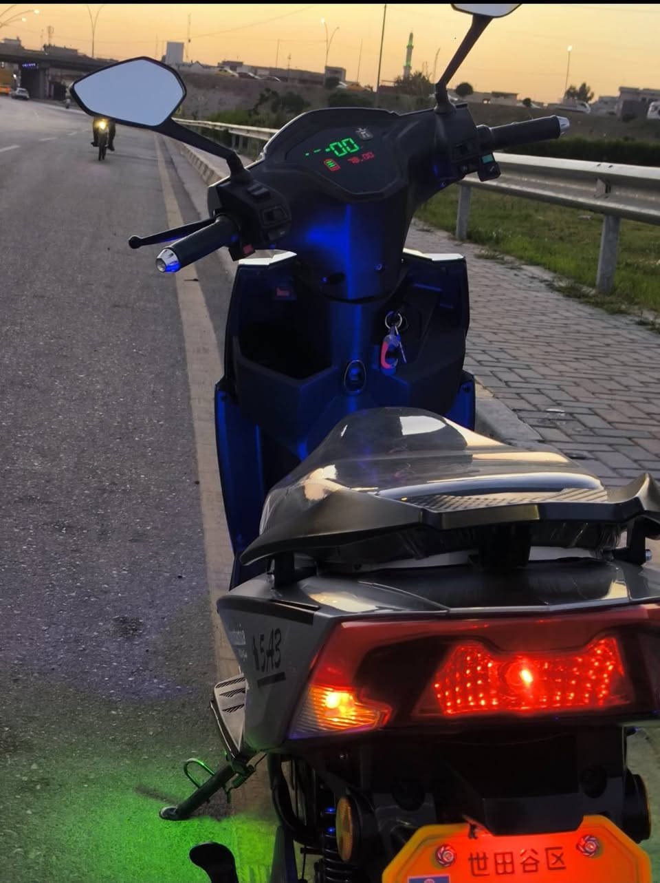 سلام عليكم دراجه شحن سكنس 
🔹ملف 1200
🔹2بطاريات
🔹3نمرات
🔹سرعتة50حقيقي 
🔹يمشي50km
🔹مثبت سرعه 
🔹نضام بك
🔹لايت عالي ناصي
شاحنUSB
شرط كلشي ممبدل بي شي
سعر 525
للتفاصيل اكثر اتصل
***********
