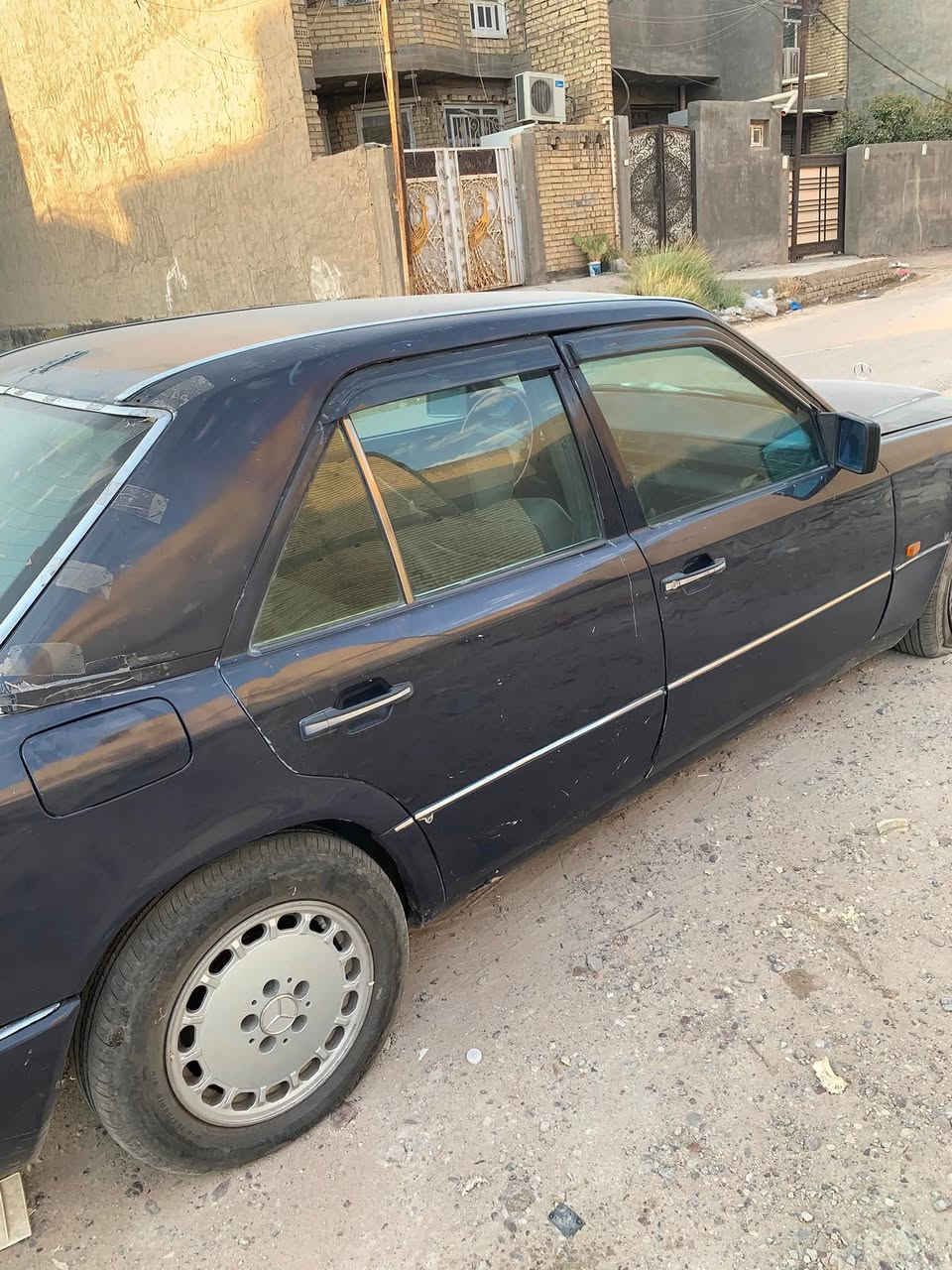 مارسدس دب موديل ١٩٨٨ محدثه ١٩٩٢ كير و محرك بطه 3000 عليها تخم تايرات جدد تبريدها شغال ثلج  دواخل نظيفه كشنات جدد السعر 65
مكان بغداد تاجيات قرب جسر دوار
***********
