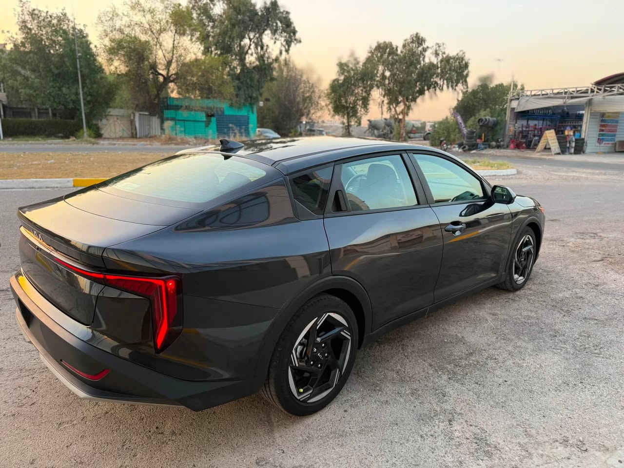 سلام عليكم 

‏2025 KIA K4, EX فقط بيع بدون مراوس بدون رقم السياره 
لون رمادي 
وارد امريكي الحادث رصعة بحافة البنيد والجاملغ الامي الايسر فقط مصلحة بارد بدون دواخل  صور الحادث من ضمن المنشور الاجزاء كله مفتوحة واجتي بسياره وجمعت 

موصفاته 
كامرة شاشة متصل كامل ردار 360 درجة
سايد بريك بصمة بك لايت لد كامل داخل رصاصي بصمة انارة ترحيب ويل الحجم الكبير الرياضي مانع انزلاق تحديد المسار درايف مود تحكمات كامله سياره ماشيه 4000 ميل بعده جديده دخول جديد رقم منفيست باسمي تترقم جميع المحافظات عدا اقليم كردستان 
صور الحادث ضمن المنشور 
للتفاصيل اكثر ***********
