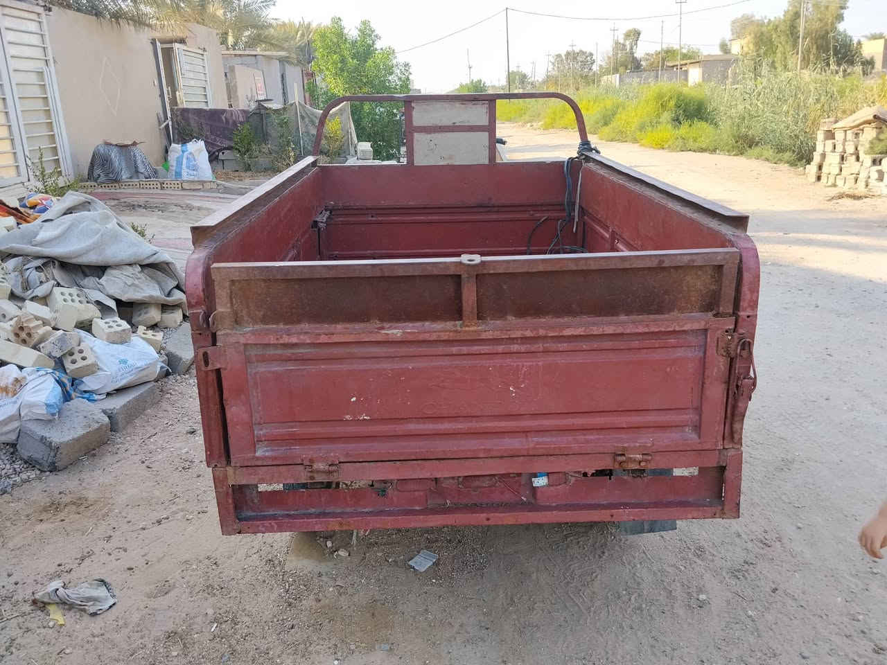 السلام عليكم ستوتا موديل 15 اومحرك 16  احمر للبيع 950 او مراوس بستوته نضيفه وانطي فرق وراق اصولي  كربلاء خلف جامعة العميد ***********
