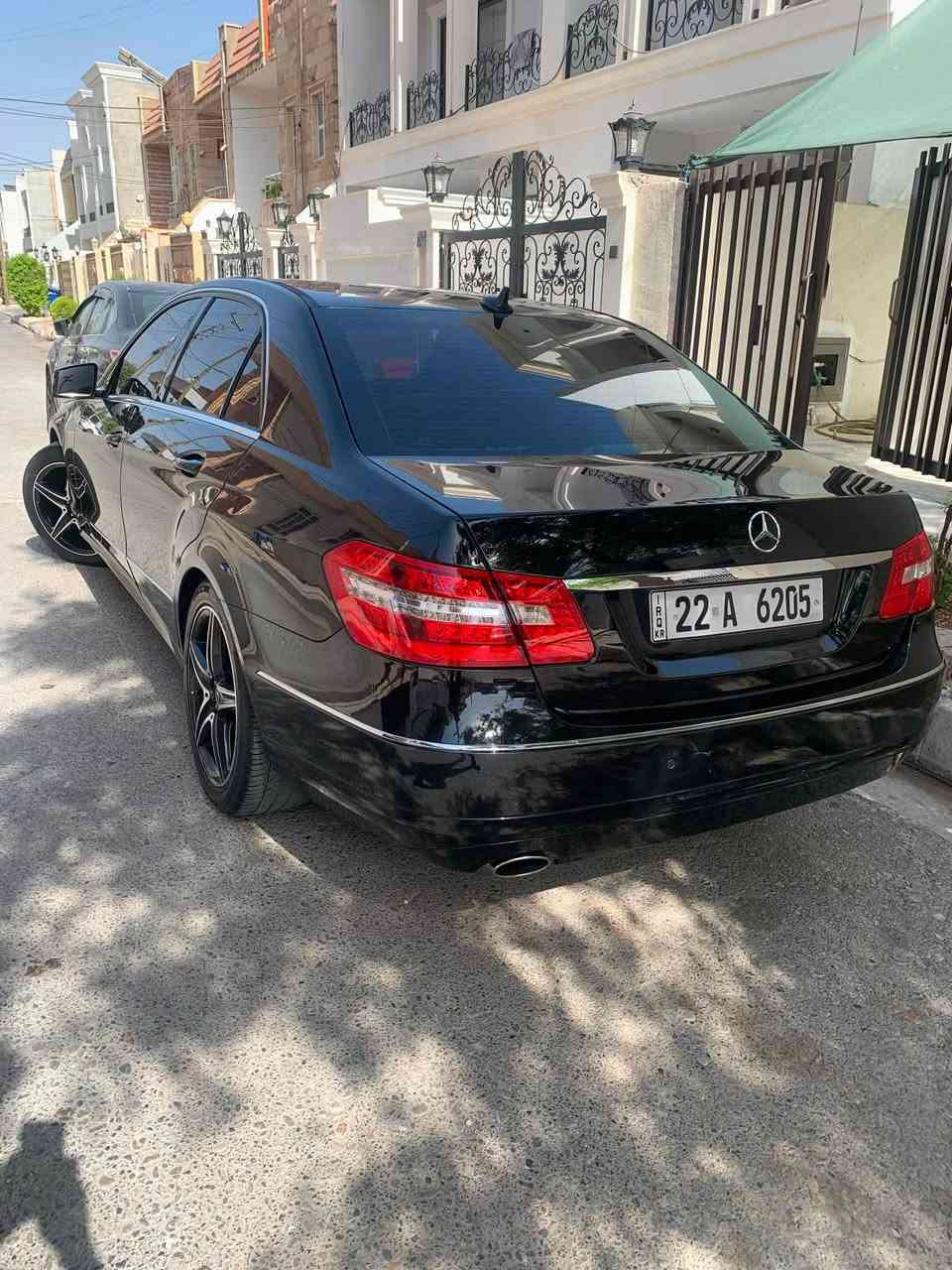 مرسیدس E class compressor 200 موديل 2011
سيارة وارد الماني ضمان بصمتين موجود 
مكفول من محرك و گير و كهربائي وكل 
سيارة بدون سبع حتي دعاميات مابي سبغ 
داخل لون مشمشي بيلادي 
غرفة جديد ماشية ١٥٥ ألف كم حقيقي 
سيارة مواصفات افنگارد معروفه 
بس بدون سلايد  
سيارة بمعنى الكلمه جديده
سعر 148  بيهامجال بصيط 
ملاحظة رقم مو وياه سيارة 
تحويل وكالة ثاني يوم 

مكان سياره أربيل 
ر .م ***********
