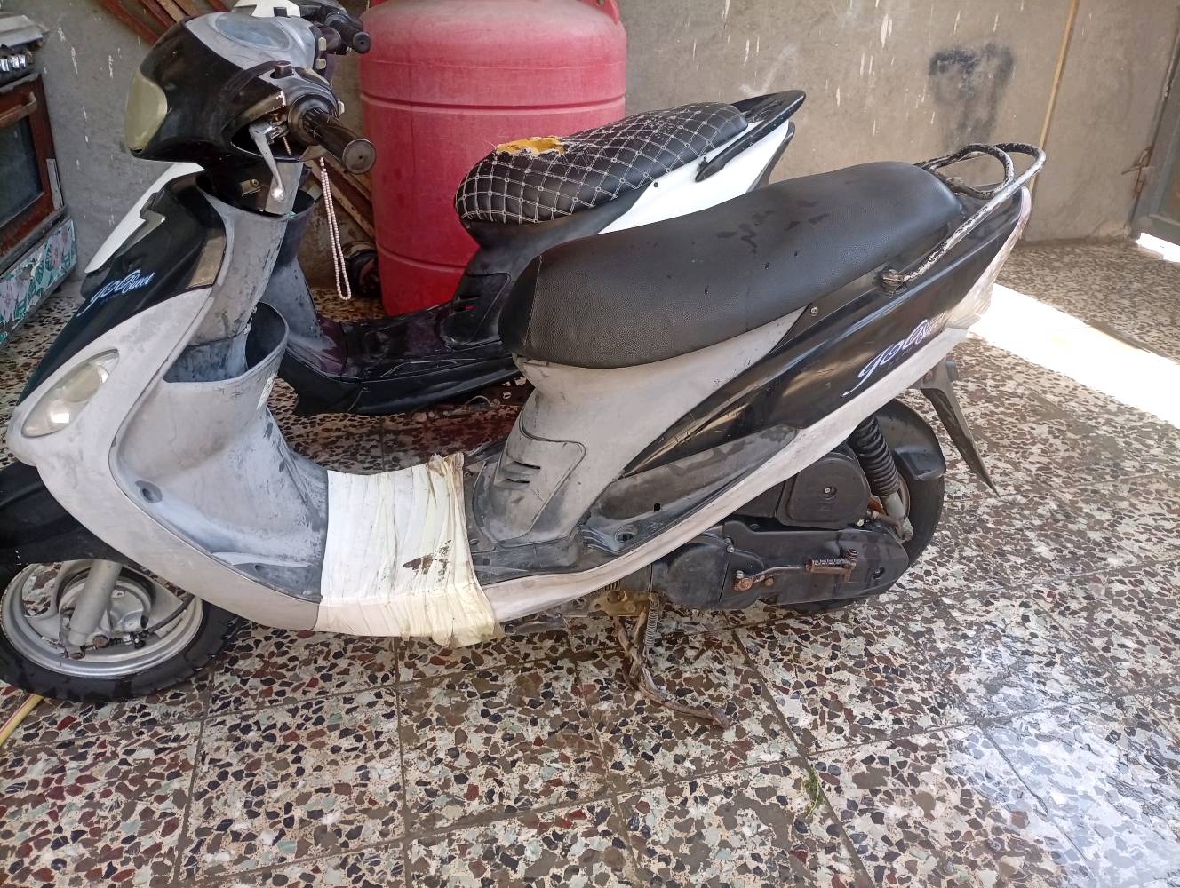 دراجات ثنينهن للبيع شغالات نكره سلف  العده 600 وبيه مجال والمنغولي 550 بكاني بصره ابو الخصيب حمدان