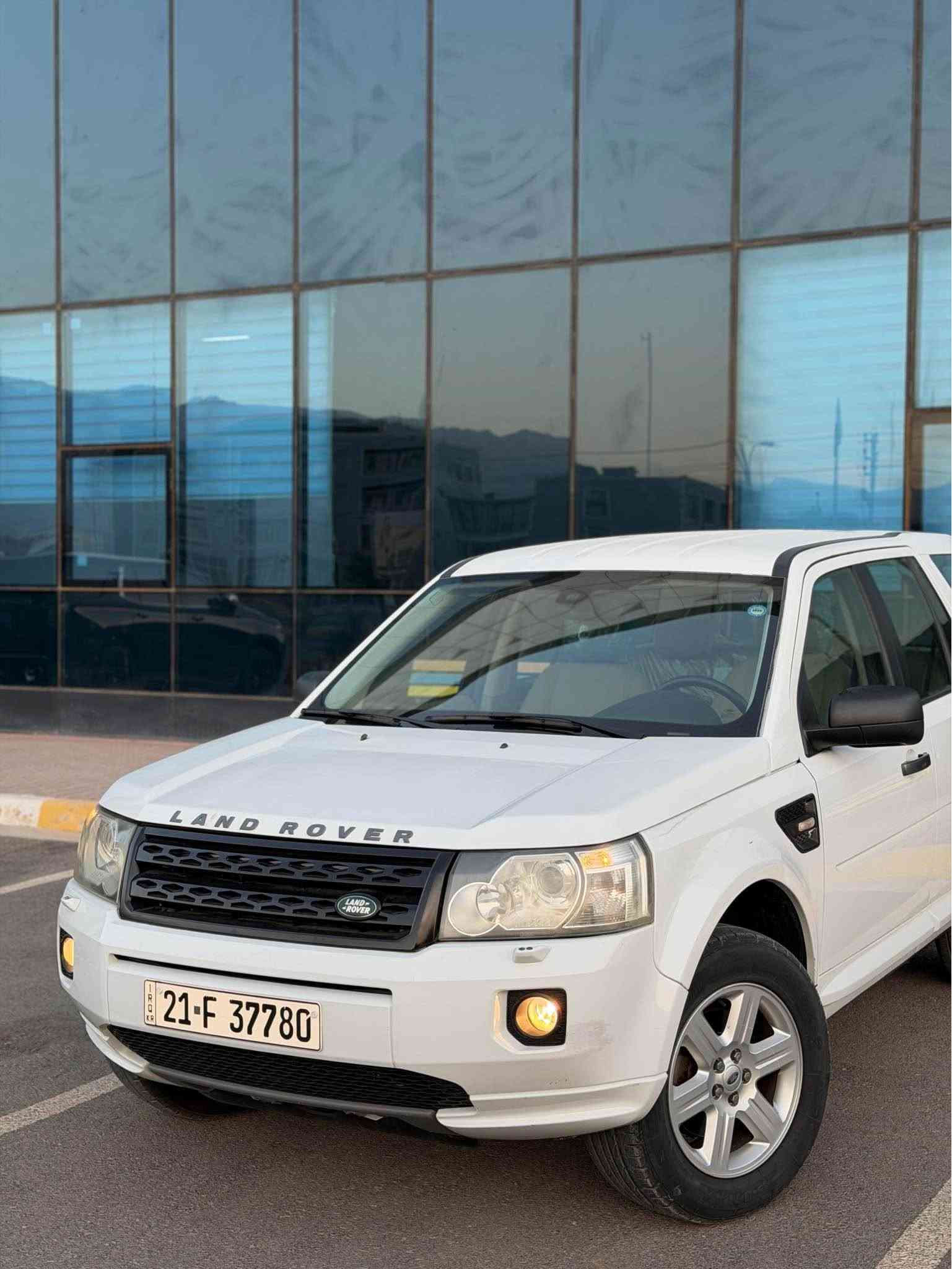 بسم اللّٰه الرحمن الرحيم
بەناوی خودای گەورە 
Land Rover 2012 
*********** 
***********
لاند ڕۆڤەر ٢٠١٢ 
سەیارەکە زۆر جوان و توند و تۆڵە گیر مەکینە کارەبای بەشەرت 
سەیارەکە بی بۆیاخە 
رەقەم سلیمانی بە شەرتی وەکالە و بەناو کردن 
ڤایبەر وەتس ئەپ 
***********
*********** السليمانية, العراق
