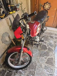 بوكسر كلاسك للبيع دراجه شغاله نكره هندر دراجه بيهه نواقص السعر ٣٥٠ الف...