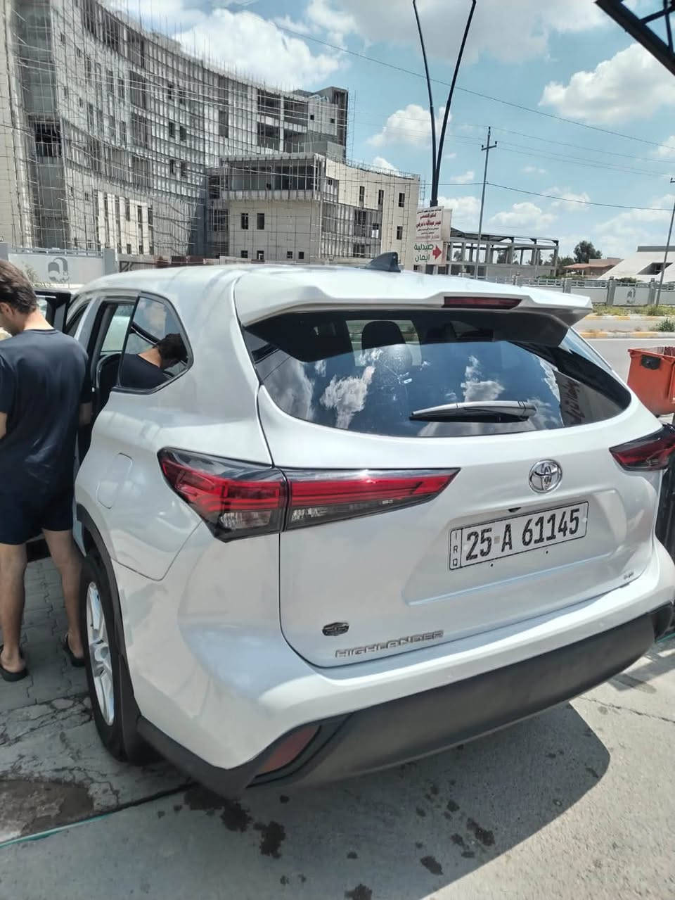 هايلندر موديل ٢٠٢٤
بانزين  le
ماشية ٢٢ الف ميل
رقم كركوك جديد وبأسمي 
مبدل بيها باب الصندوق وبونيد حادث خلفي مو امامي بدون دواخل بدون ايرباك السيارة حلوه ما تصرف عليها ربع 
السعر٢٦٥ ورقة وقابل للتفاوض 
مكان السيارة كركوك حويجة
***********

