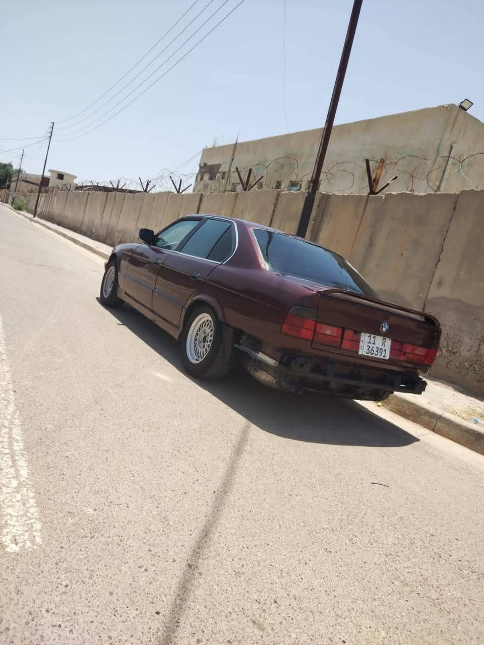 سلام عليكم للبيع 520مسكر سيارة كلشي بيهة شغال ابيع تعمير سعر 40 وبيهة مجال لشراي مكان بغداد ***********
