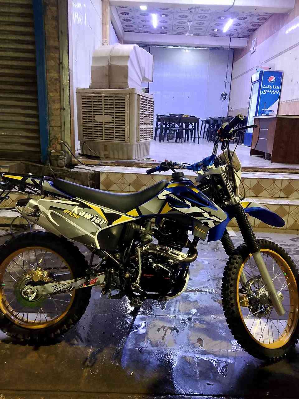 سلام عليكم دراجة للبيع كاوير محركها 250c موديل 25 دراجة مكفوله كفالة عامة  السعر 1200 وقابل للتفاوض ***********
