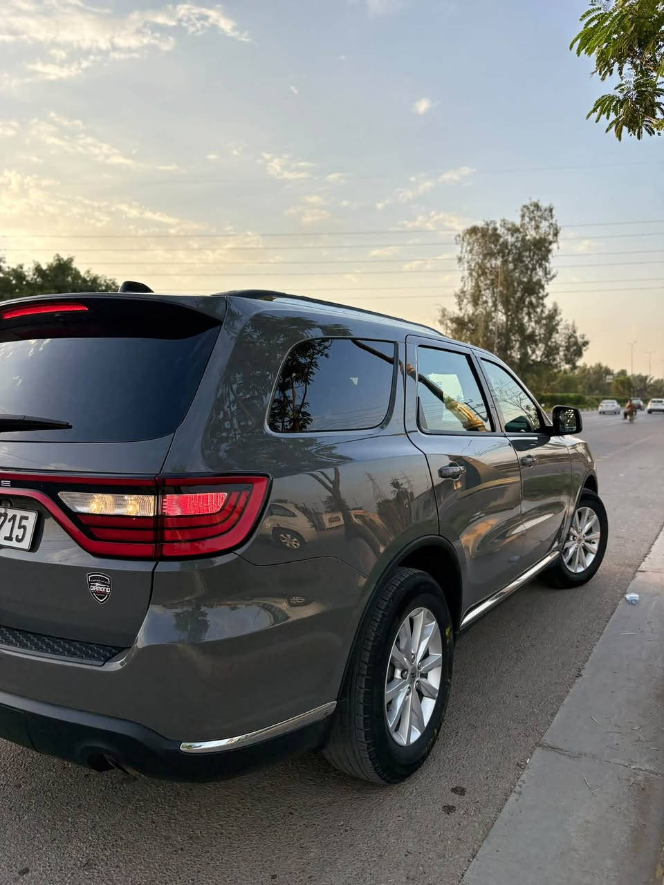 السلام عليكم
دوج دورنكو 2023  رقم اربيل بأسمي 
فئة السيارة SXT ✅

حجم المحرك  V6(3.6L)
اللون أسمنتي

حادث السياره مبين بلصور ضرر خفيف جدا بدون دواخل

گير طيارة 8 سرعات

كشن احمر بلادي
تشغيل عن بعد 
مثبت سرعة
رادار امامي وخلفي
نقطة عمياء

كشنات تدفئة
سترين تدفئة

مواصفات خير من الله
السياره كامله من كلشي

مكان السارة كربلاء
***********
***********
