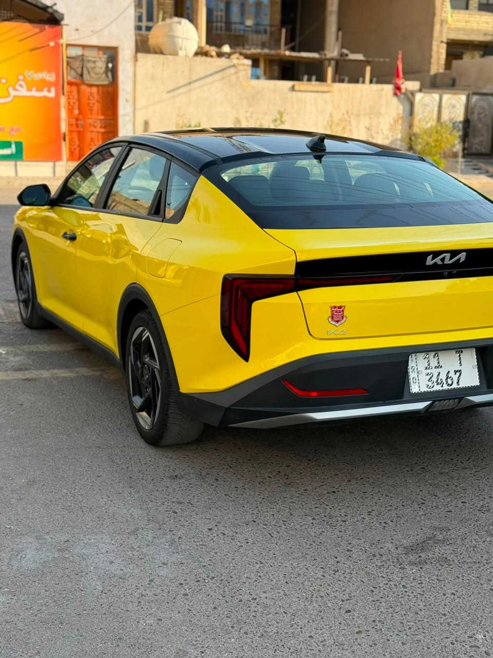 السلام عليكم  
كي فور  K4
موديل 2025
وارد امريكي حادث جاملغ وبنيد تبد
الون اصفر غير محد 
مواصفات السيارة EX
تحكم أربعة جهات 
شاشه لمس متصله 
كامرة خلفية  
رادار امامي رادر خلفي توقف ذاتي  
هند بريك دكمه 
بصمة  + تشغيل عن بعد صندوق  ذكي 
نظام  ترحيب
انظمه قيادة 
تحديد مسار 
لايت عدسات 
لد مامي  خلفي  
محرك 2000
ماشيه 26
مرقم بغداد باسمي 
 للتصال على رقم ***********
مكان بغداد جسر ديالى القديم
