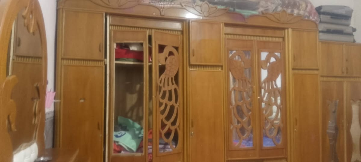 غرفه للبيع صاج ثقيل بيها اضرار بسيطة للاستفسار ***********
