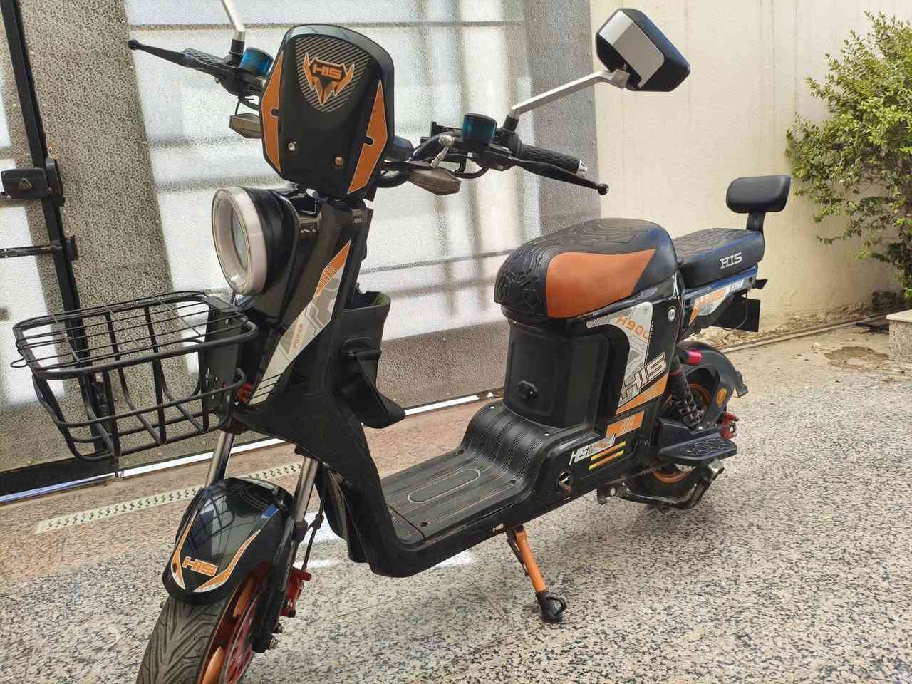 دراجه شحن نوع HIX فئت H900 جديد بطاريات جديد شرط الفحص السعر 500 وبيهة مجال قليل اليحب يراسل على الواتساب على الرقم ***********
