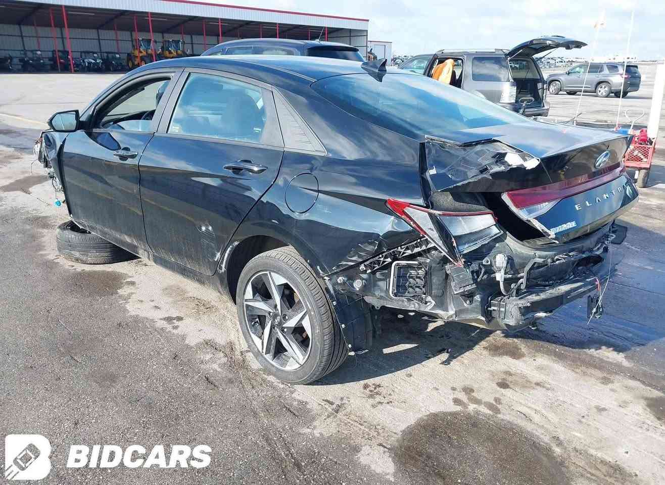 انترة موديل 23  حادث واضح بالصور بدون دواخل دخول جديد بسمي اربيل هسة جديده تحويل مباشر ماشية 45 الف ك سعر 140 وبية مجال قليل ***********

نص مكتوب في الصور:
- BIDCARS