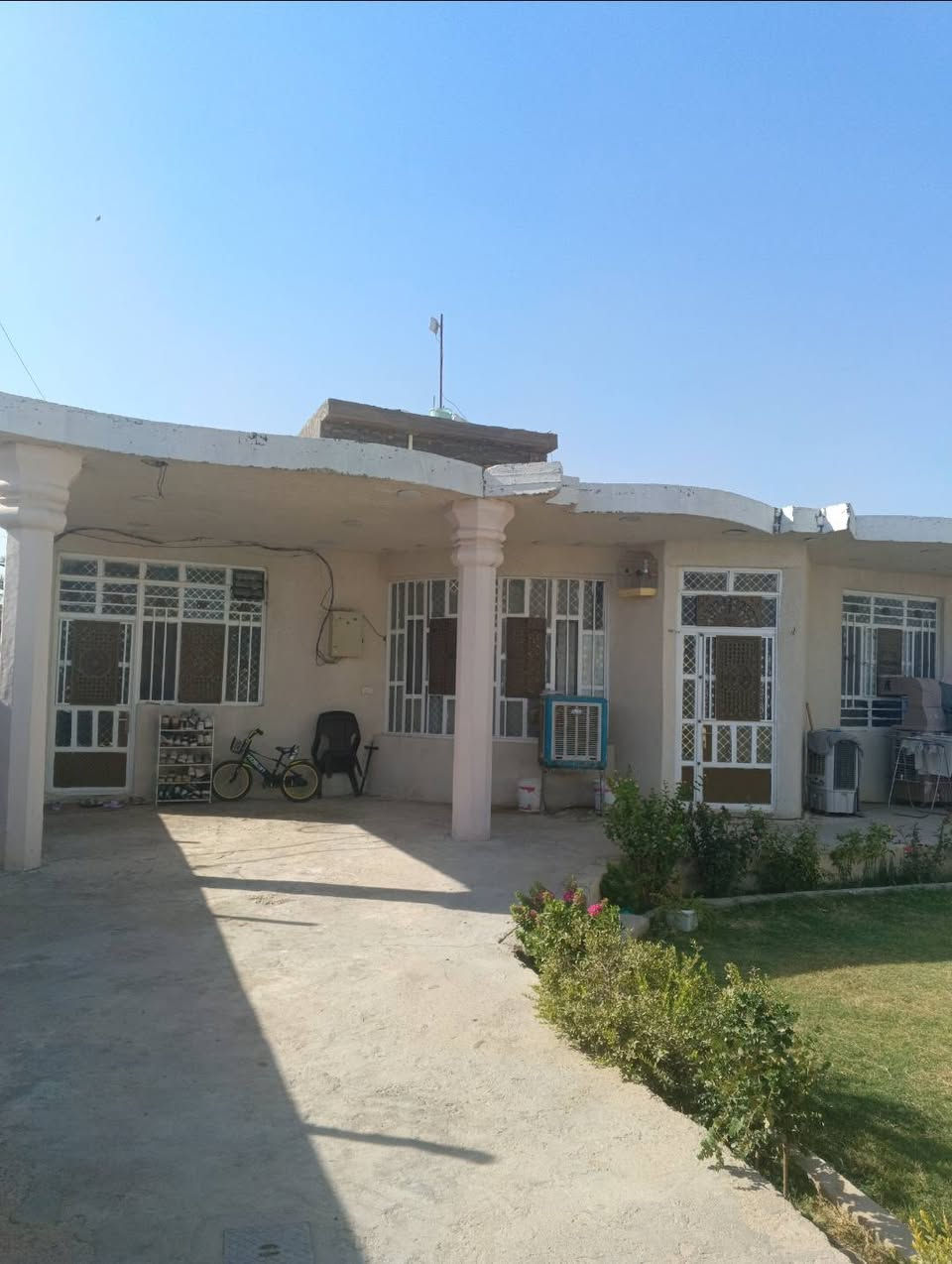 السلام عليكم
بيت للبيع في هور رجب المساحه 400م قريب على الشارع العام وبداية هور رجب متوفر كافة الخدمات (ماء كهرباء تبليط) للتواصل على الرقم ***********
