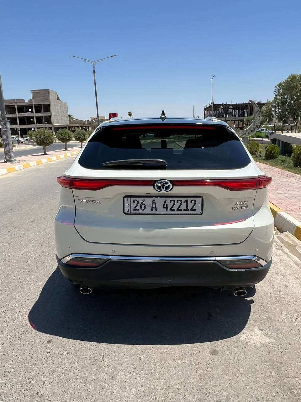 تويوتا فينزا 2021
فئة xle
مواصفات
كشنات جلد
تدفئة كشنات
كرسي السائق كهرباء
الصندوق كهرباء مع فتحه بتمرير الرجل تحته
لايت ليد وحاجب نهاري وكشاف ليد
شاشة كبيرة
بصمة تشغيل وبصمة ابواب 
دفع رباعي 
رادارات امامي خلفي
اوتو ستوب 
وبعد بيها مواصفات
الضرر فقط صبغ جوه رقم الجنطة
السيارة ماشية 80 الف
السعر (195 $ )
للاستفسار ***********
