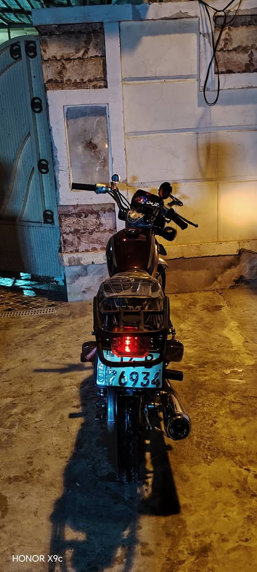 السلام عليكم دراجه البيع نامه شلامجه  اصلي مرقمه بصره  تحويل  ثانينوم السعر 1500  وبيهه مجال قليل  ***********  العنون ديالى  بعقوبه تقاطع الساده

نص مكتوب في الصور:
- HONOR X9c