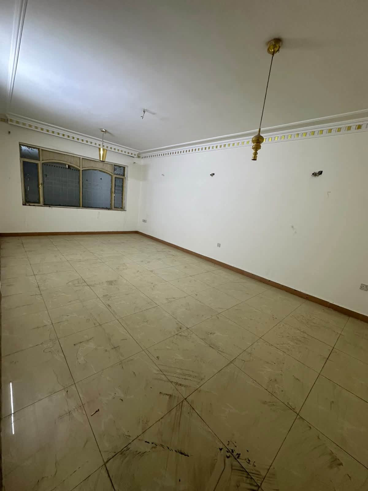 🏡 للإيجار في السيدية 🏡
✨ عقار سكني بمساحة 320م²

✨ نظيف جداً وموقع مميز

يتكون العقار من:

🔹 5 غرف نوم

🔹 مطبخ

🔹 صالة وهول

🔹 3 خدمات صحية

🔹 كراج

🔹 حديقة 🌿

للاسـتفسـار الاتـصال علـى الارقـام التـاليه  او زيـاره مكـتب عبدالله الرفيـعي السيـديه_شارع الضـباط_ مقابل مجـمع لحـوم جويـلي 

#مكتب-عبدالله-الرفيعي

***********

***********

***********

━━━━━━━━━━━━━━━

#بيت #عقارات #منزل #بيع #وساطة_عقارية

#شركة #سيدية #بغداد #عراق

#عقارات_السيدية

#عقارات_الكرخ #ايجار_تجاري

#بنايات_سكنية

#عقارات_القادسية #عقارات_اليرموك #عقارات_المنصور

#عقارات_الحارثية #عقارات_الكاظمية #عقارات_الاعظمية

#عقارات_العطيفية #عقارات_حي_الجامعة
