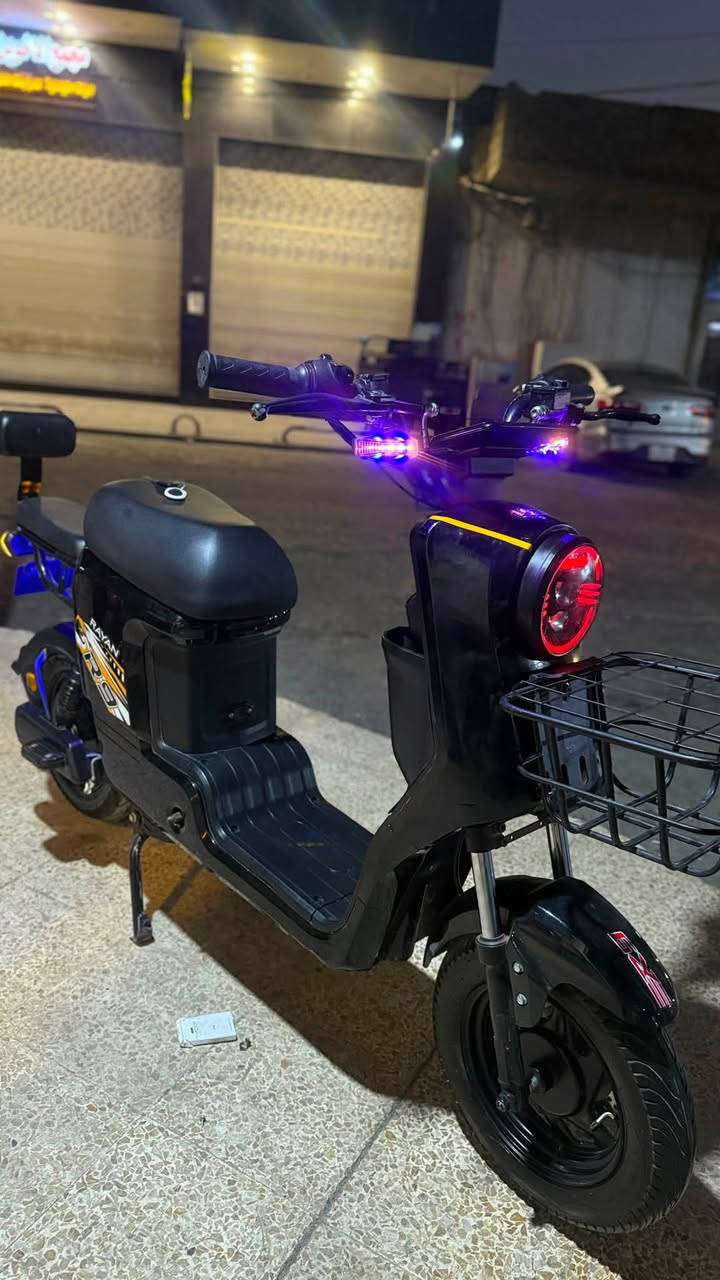 الي اجا اليوم للسوك ومالكا ماطور نظيف يمي 

🔥🏍️ ريان R9 الوحش وصلت! 🏍️🔥
دراجة تخبل… والفرحة بيها غير! 😍

إذا ابنك جنح عليك وكلك: بابا أريد دراجة 😂❤️
هاي الدراجة تسوى الفرحة، ومو بس للأطفال… ترهم لجميع الأعمار 👌🔥

💥 والمواصفات؟ اتخبل:
🔋 بطاريات الريان السود الأصلية — شرط 5 بطاريات
⚡ ماطور قوي وأداؤه ممتاز
🛞 تواير جديدة
🛑 دسكات كاملة
🔌 شاحنة مرتبة وجاهزة
🔋 الشحنة تمشي تقريباً 50 كيلو
😎 قيادتها ممتعة وسلسة وتخليك تستمتع بكل مشوار

👨‍🔧 وتريدها للشغل؟ خير من الله!
تنفع للشغل والمشاوير اليومية، وترهم للشباب والأطفال وجميع الأعمار.

🔧 وبكل أمانة:
الدراجة بيها كسر بالدرع الكدام، تم تبديله بواحد أصلي وتركيب ستيكر ورجعت بشكلها الأصلي للشركة 👌

💰 السعر: 500 ألف فقط
🤝 وبيها مجال للطيبين

🔥 وللعلم: سعر الحديده وحدها 650 ألف! 🔥

📍 المكان: الموصل

📞 للتواصل:

***********

❤️ للولد؟ تفرحه. للشباب؟ تخبل. للشغل؟ خير من الله.
🔥 ريان R9… تركبها وتستمتع!
