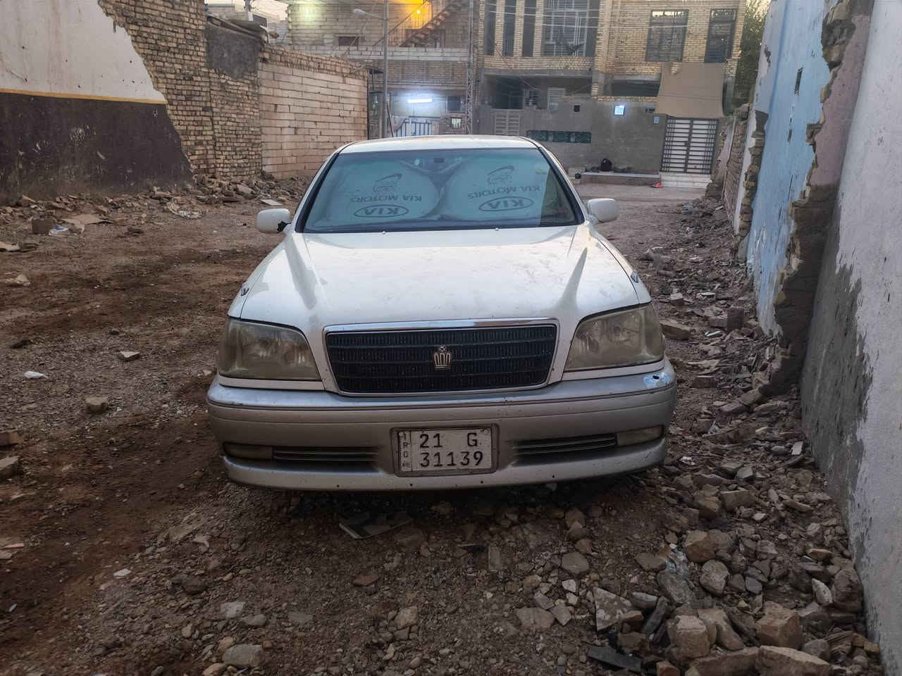 سياره ملكه البيع موديل 2000 مكفوله رقم سليمانية أصولي مكينه 2500 فيفيتي سعر 120 وبيه مجال رقمي *********** مكاني ميسان العمارة
